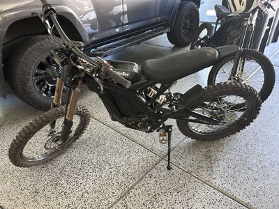 Surron Light Bee X 2025 Gold/Black