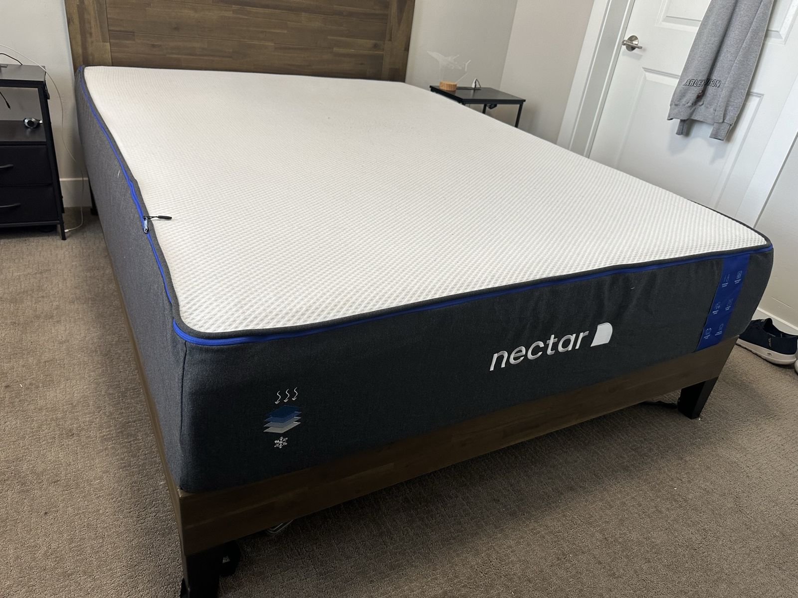 Nectar Classic Queen Memory Foam Mattress + 2 Cooling Pillows