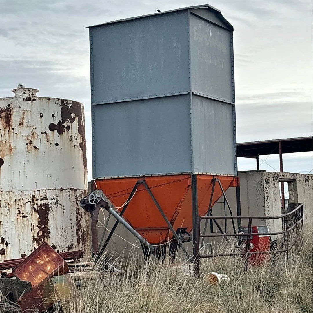 overhead storage silo