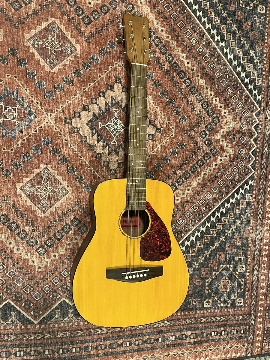 Yamaha FG Junior Acoustic Guitar 3/4 SIze