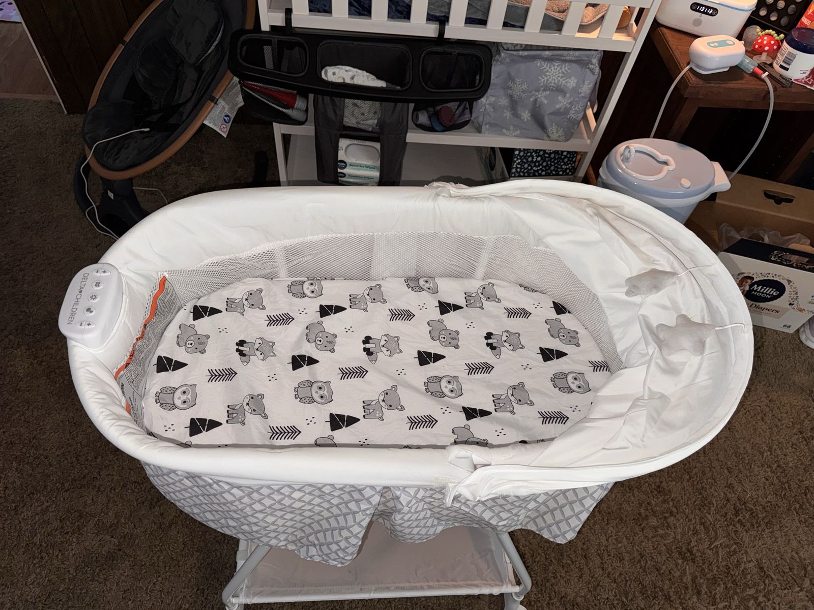 Delta Children Sweet Beginnings Bassinet w/ Mobile & Storage - Gray/White Geometric