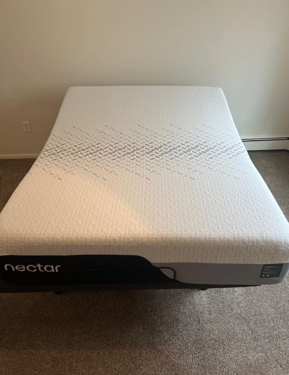 Nectar Premier Queen Mattress - Like New!