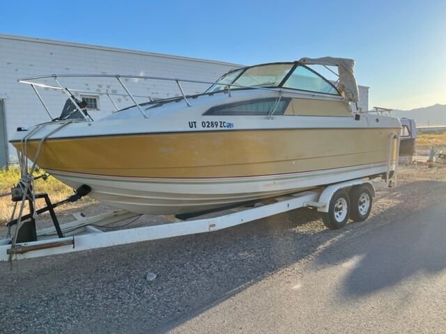 1979 24 FT FULCRUM CUDDY CABIN