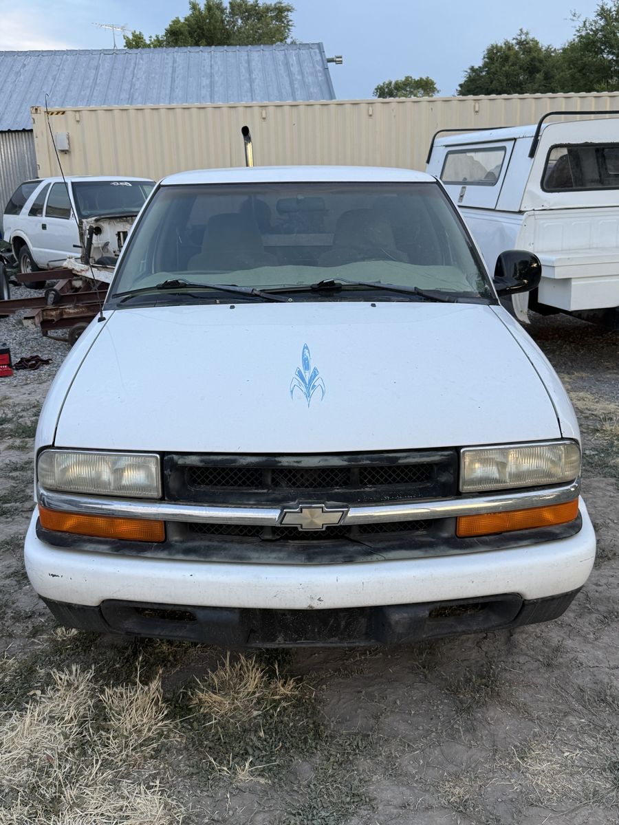 1998 Chevrolet S-10 LS