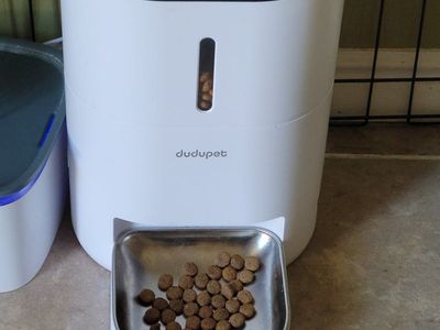 Dudupet Automatic Pet Feeder with Stainless Steel Bowl - White, Smart Food Dispenser