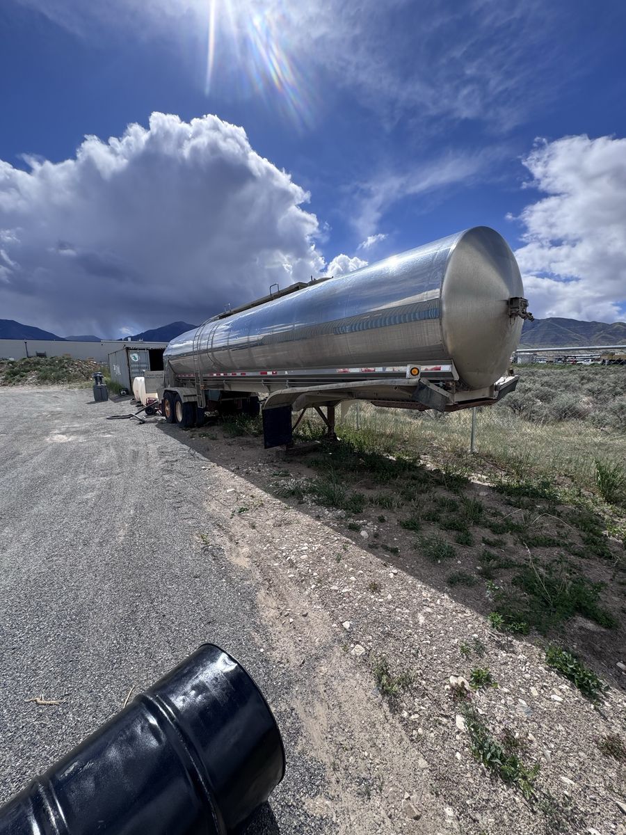 Stainless Steel Tanker 5,600 gallons