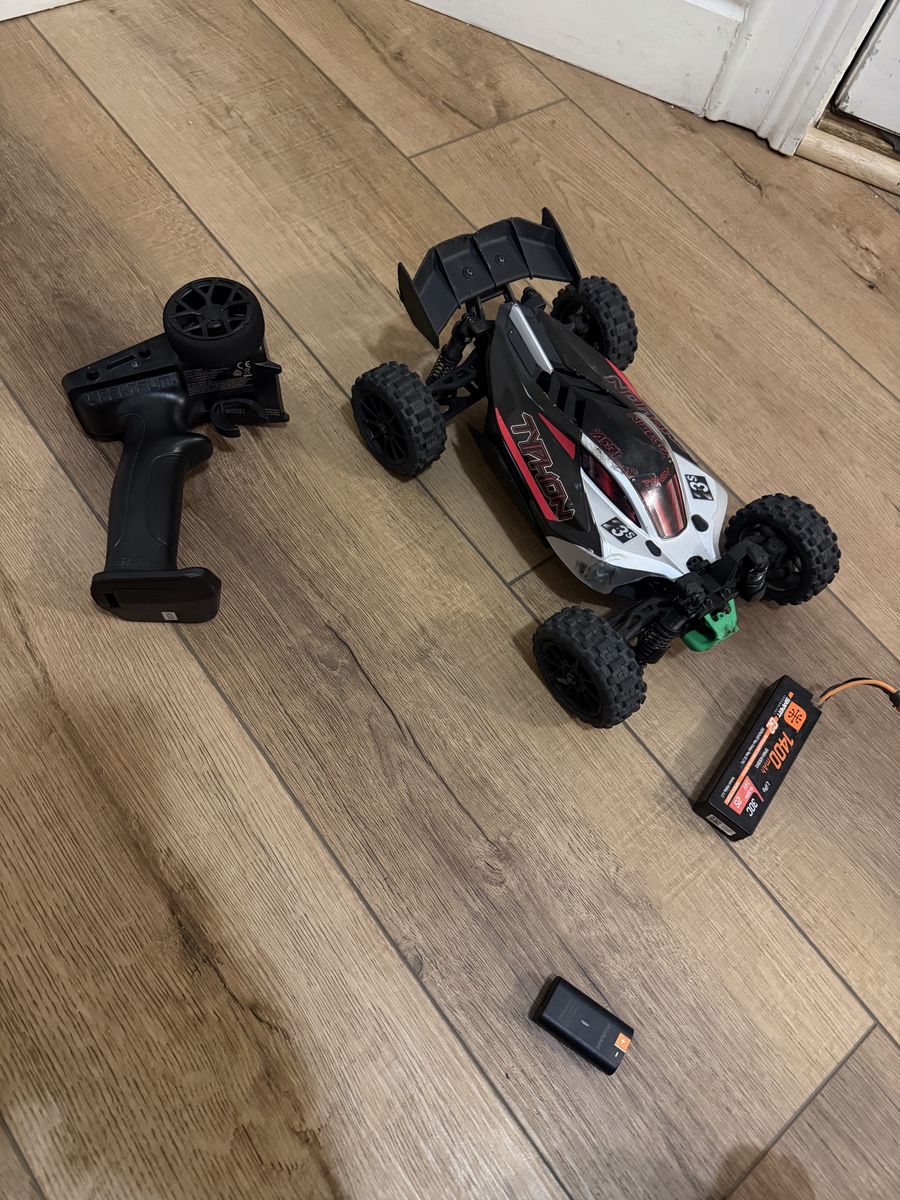 Arrma Typhon 4x4 grom 3S BLX brushless