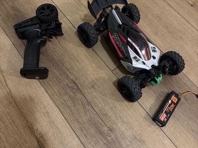Arrma Typhon 4x4 grom 3S BLX brushless