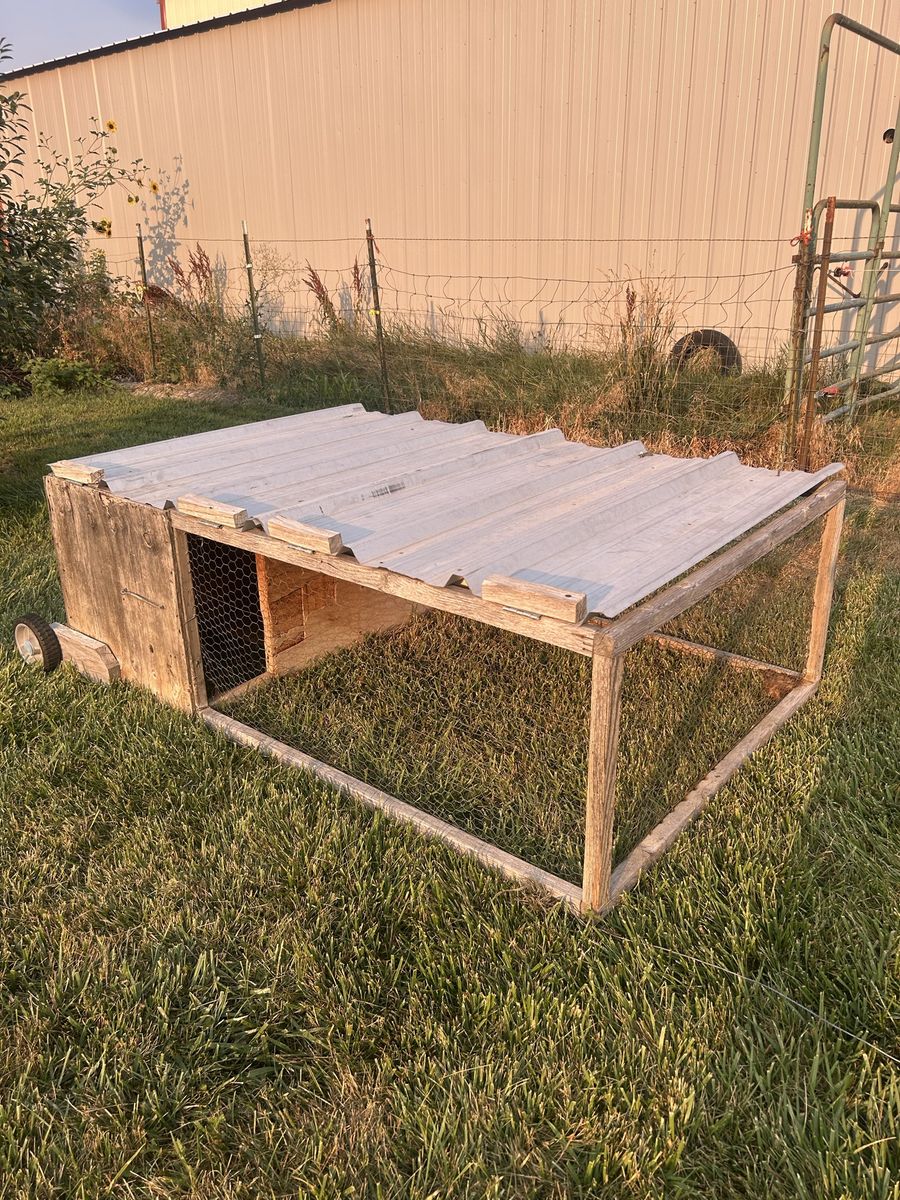 Chicken or Rabbit tractor. Mobile coop
