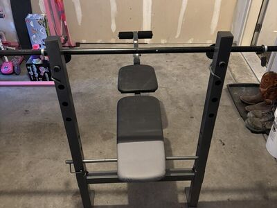 Bench Press / Legs Machine