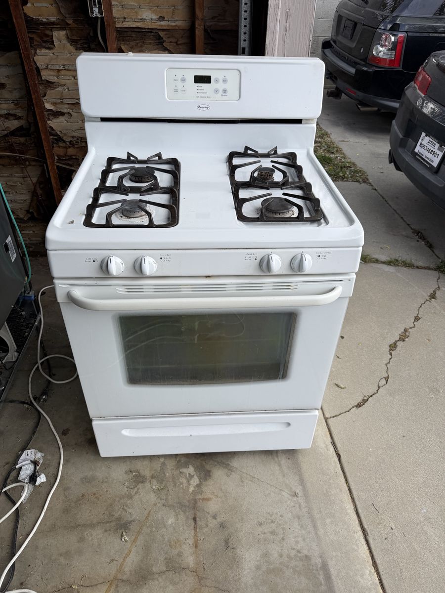 GAS STOVE