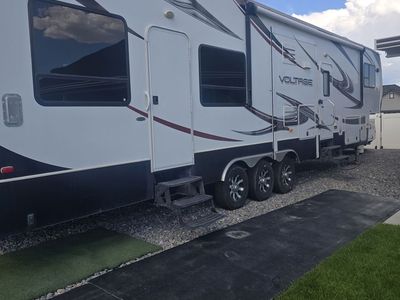 2012 voltage toyhauler 3905