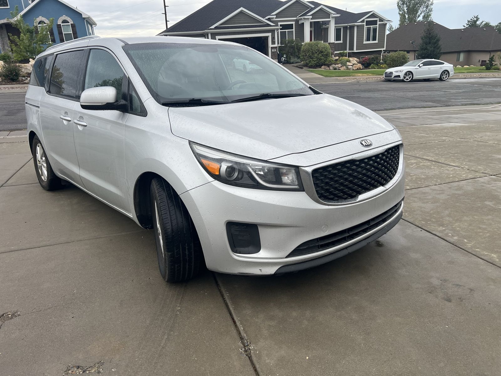 2015 Kia Sedona LX 8 passenger