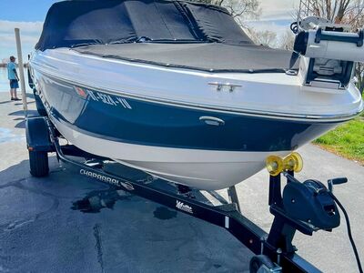 2014 Chaparral Deluxe Sky & Fish 19ft