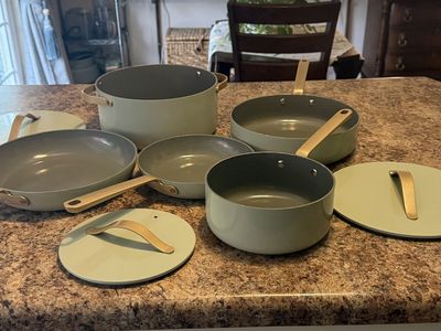 Beautuful Set Of Drew Barrymore Pots and Pans