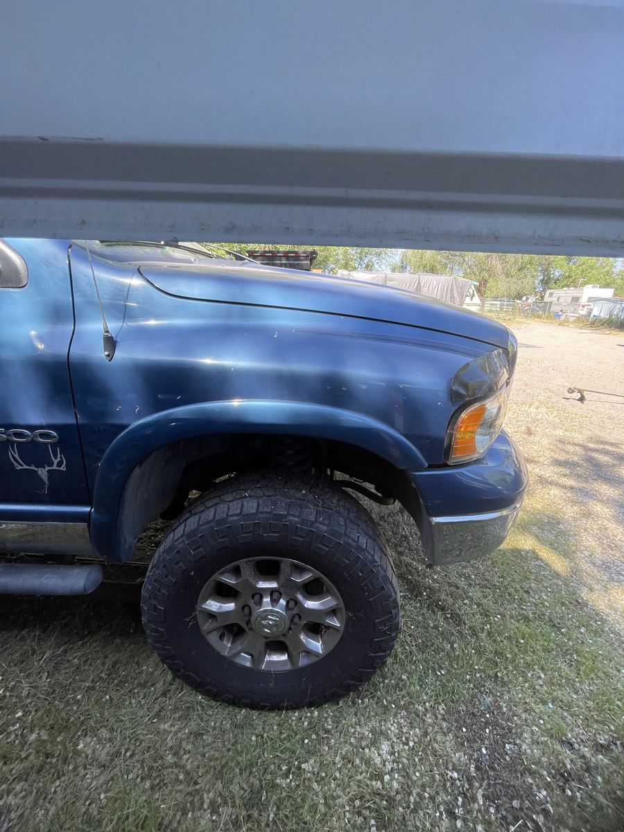 Dodge Ram 2500 Crew Cab Pickup - Blue