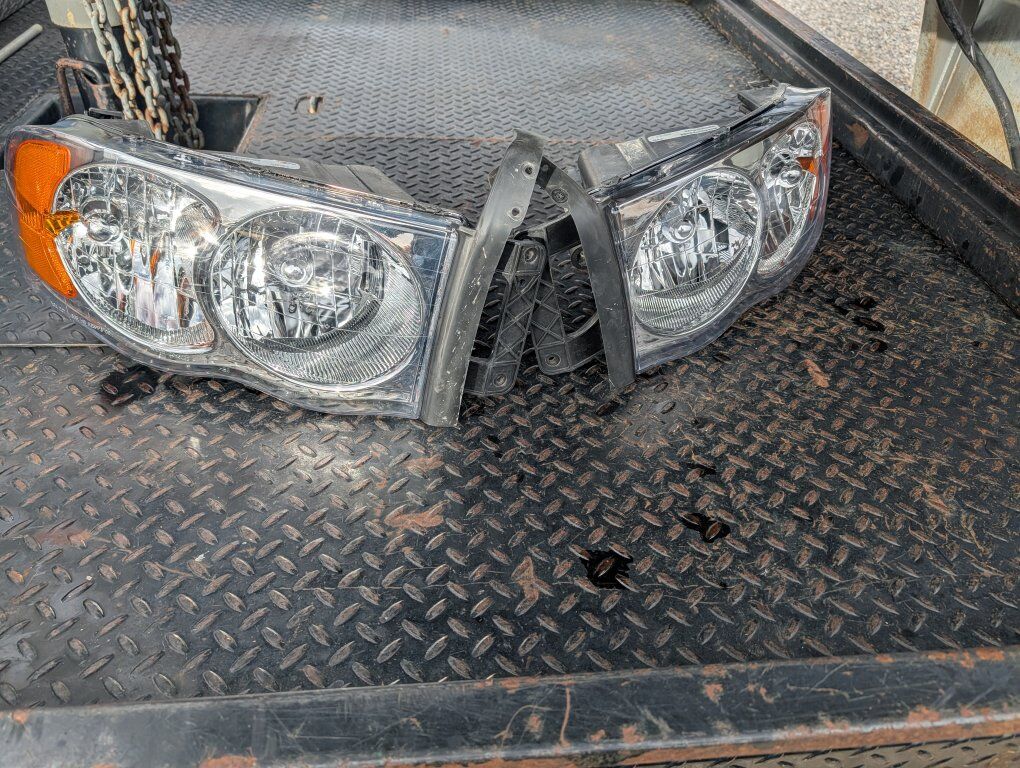 2003-2005 Dodge ram headlights
