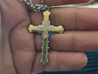 nickless cross
