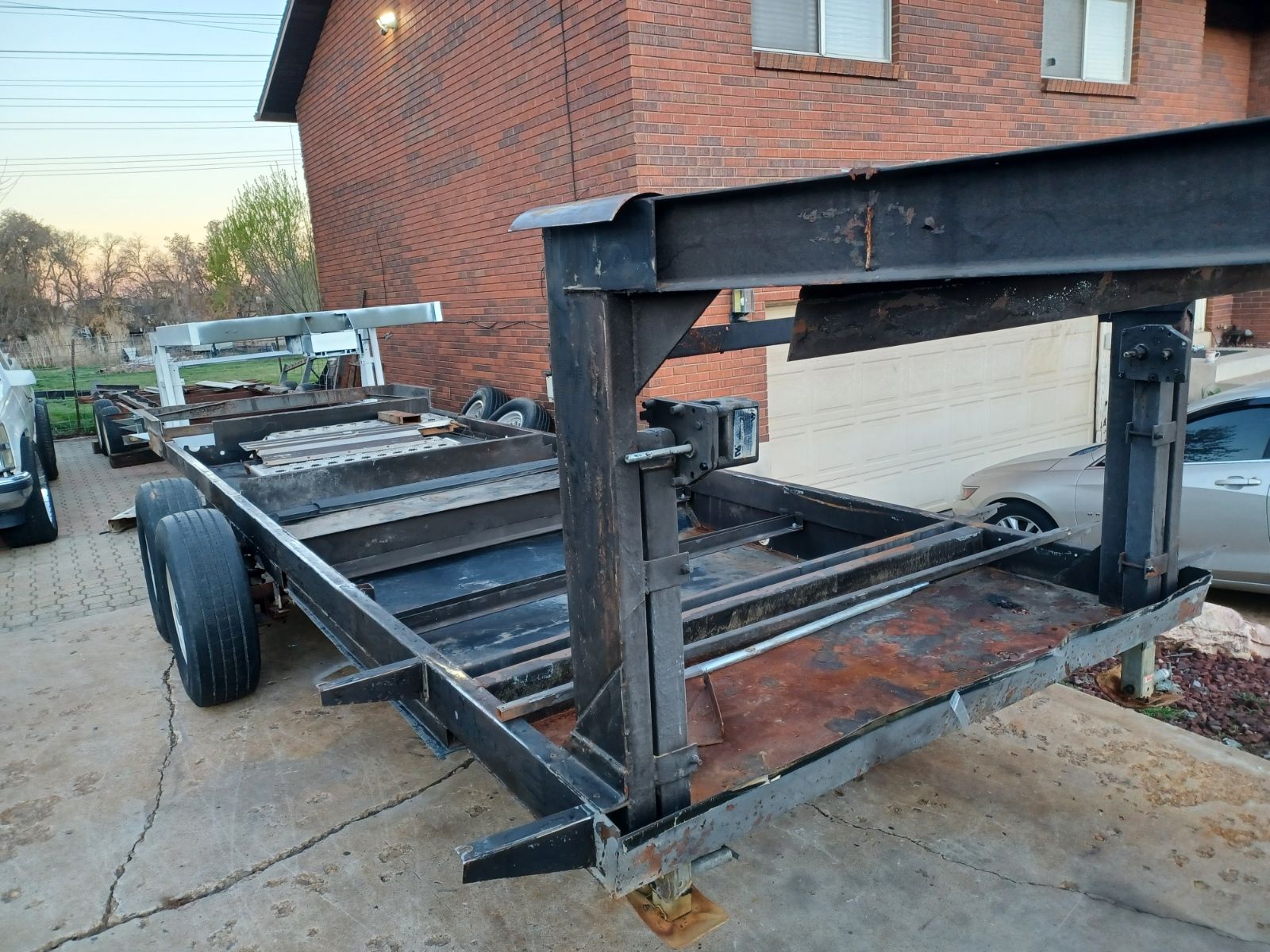 2005 Flatbed 5th Wheel Trailer Frame