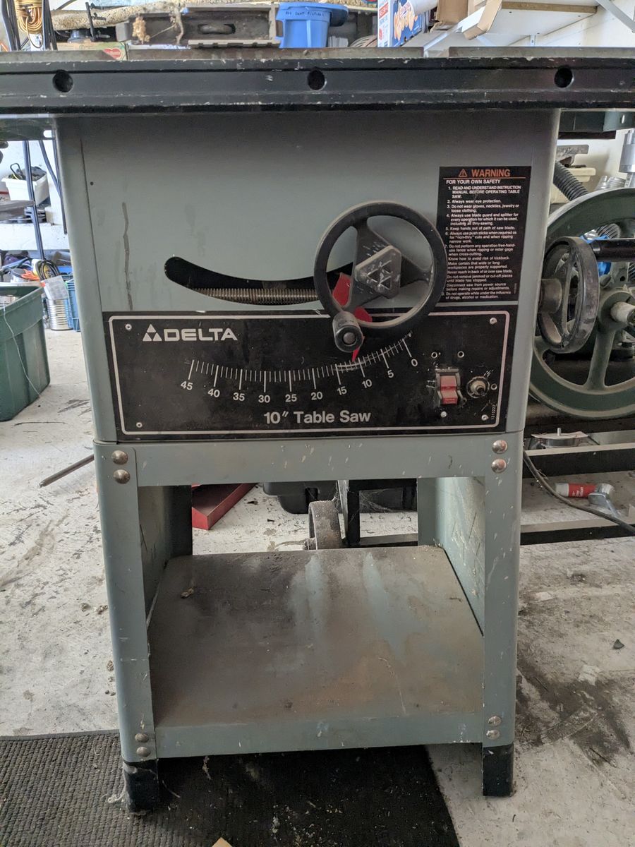 Delta table saw