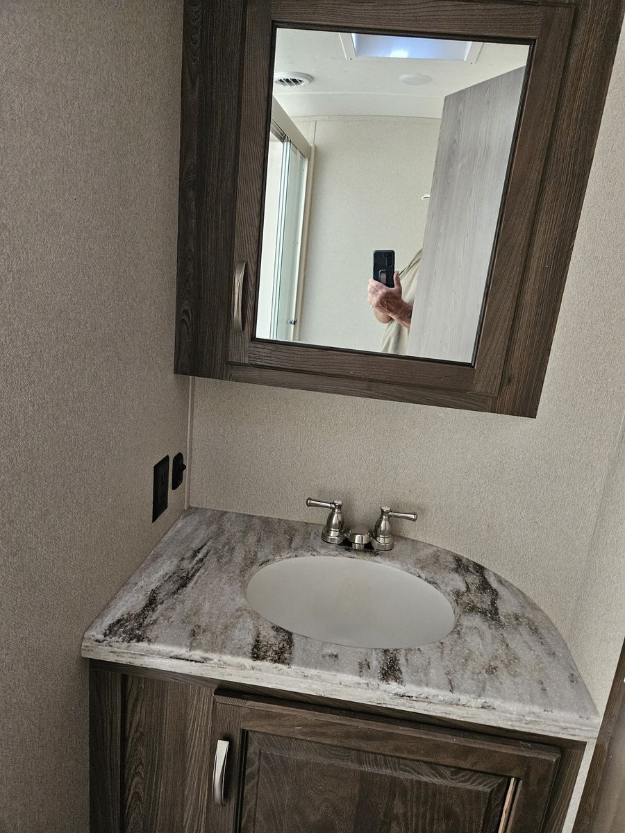 Main image 6