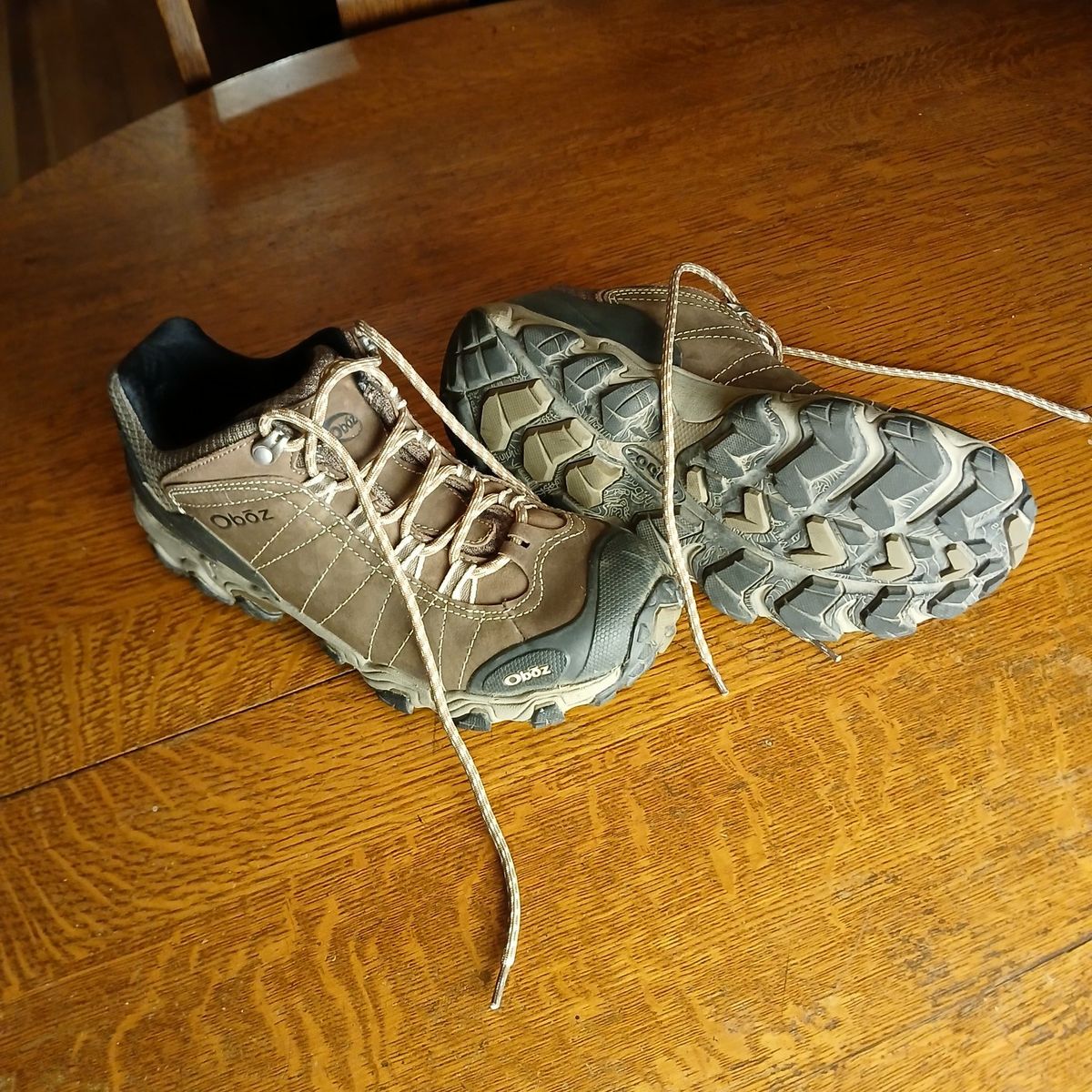 Womens Oboz hiking shoes size 8