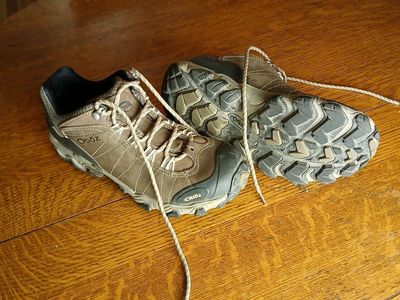 Womens Oboz hiking shoes size 8