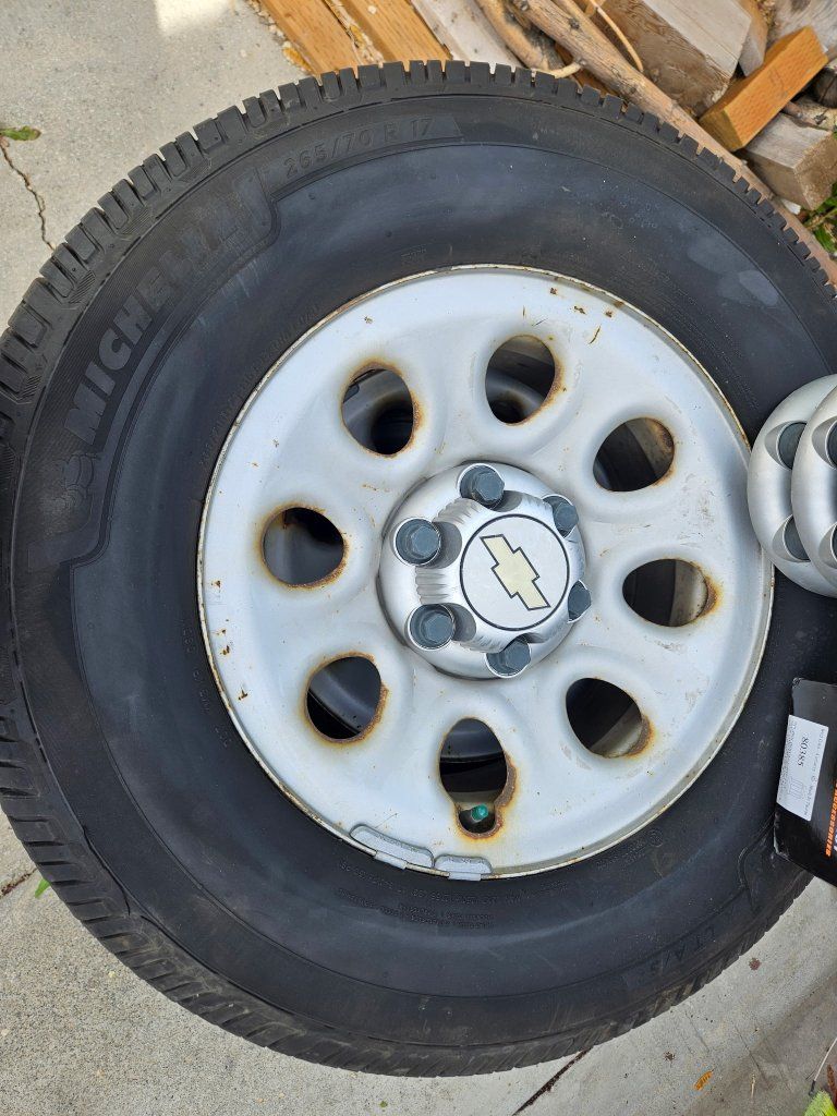 Chevrolet 265/70R17 Wheels & Tires Set - Used Michelin LTX A/S w/ Hubcaps & Lug Nuts