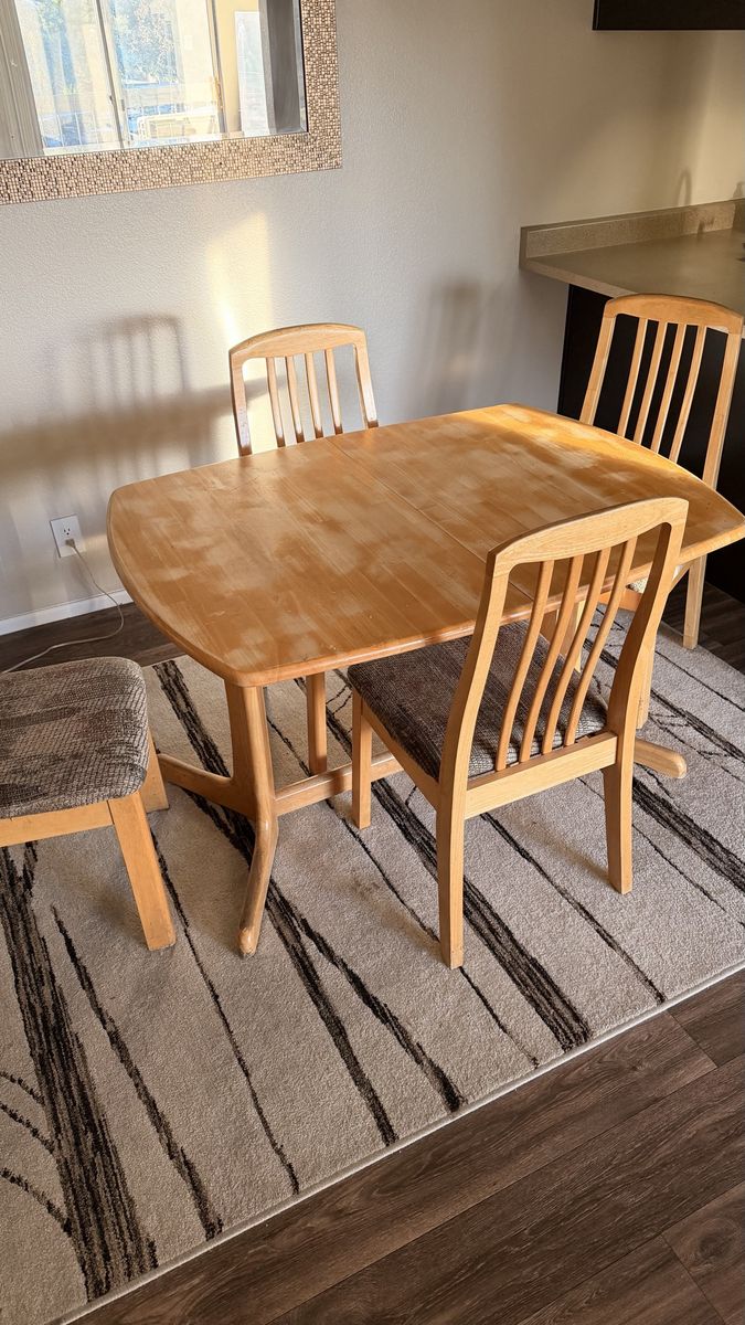 Free Dining Table