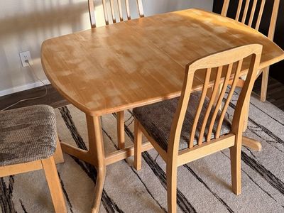Free Dining Table