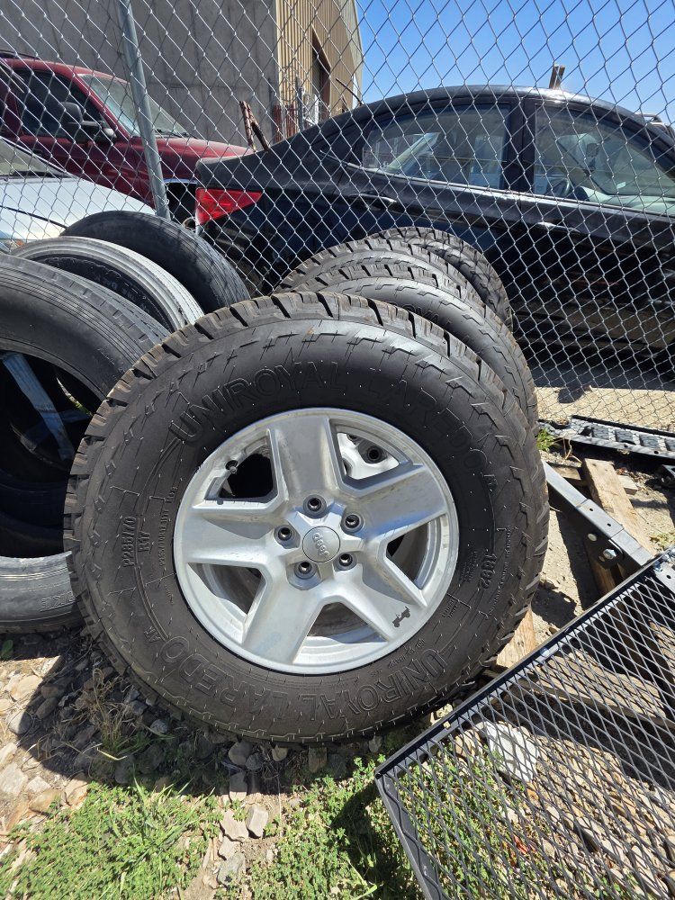 285/70r17 on jeep wrangler wheels