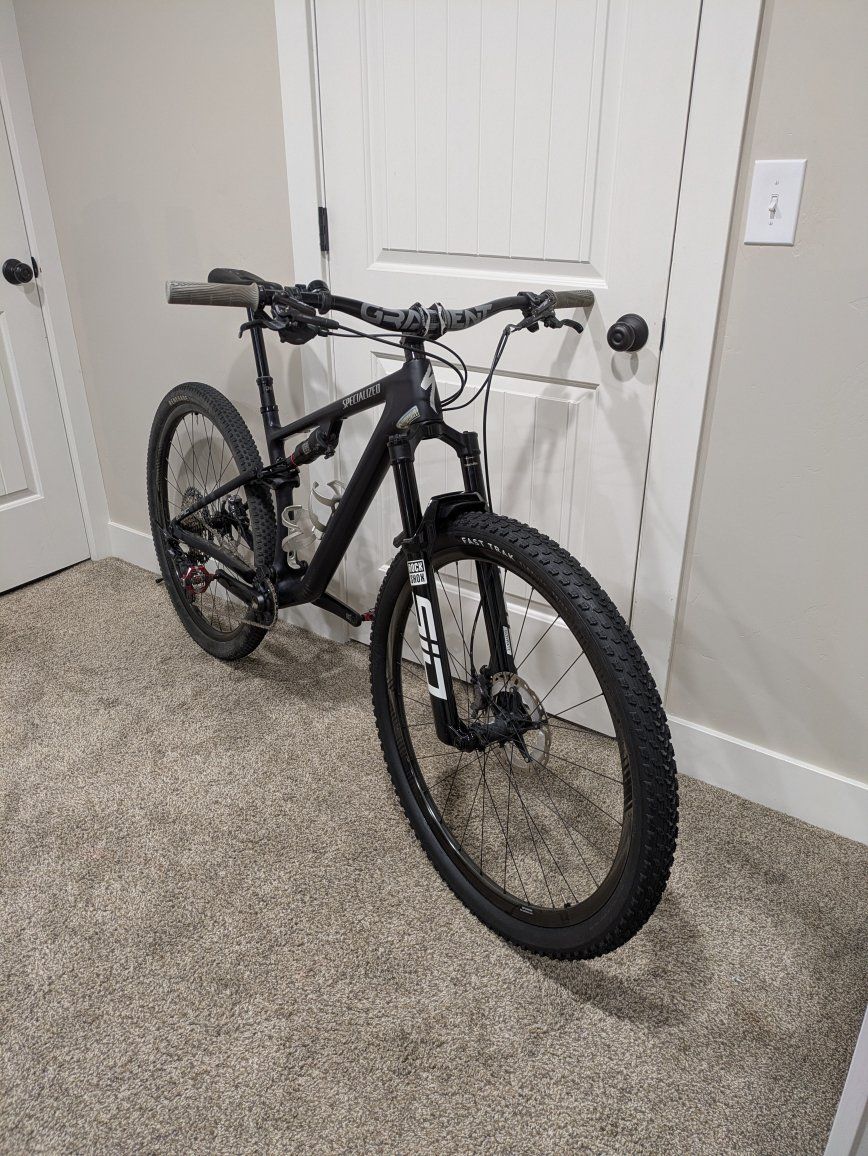 Epic Evo custom 23.9 lbs size Medium