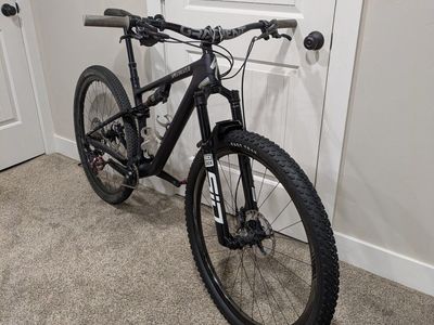 Epic Evo custom 23.9 lbs size Medium