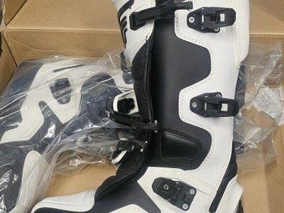 Fly racing maverick boots size 11