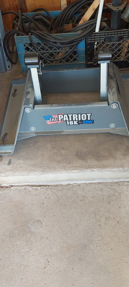 The Patriot 16K by BW 5th Wheel Hitch