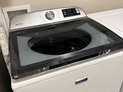 Maytag 5.2 cu ft Smart Top Load Washer Extra Power – MVW7230HW1 – Layton