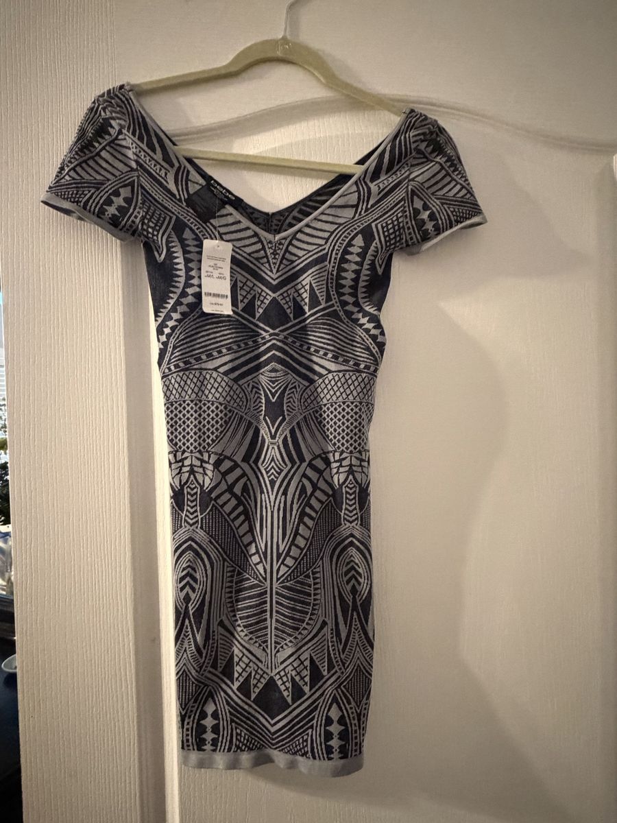 NWT Bebe Blue & Grey Aztec Print Short Sleeve Bodycon Dress Size M