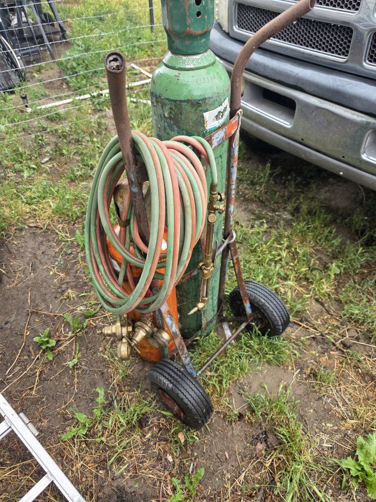 cutting torch with tanks