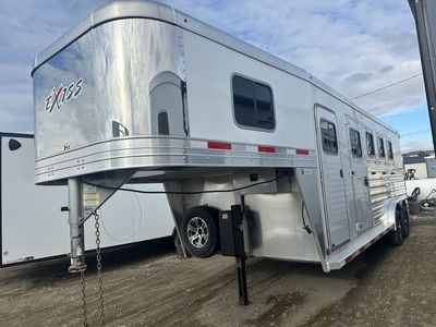 Like New Exiss 4 Horse Gooseneck - Warmblood!