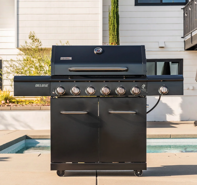 Brand new Nexgrill Deluxe 7 Burner Gas Grill.