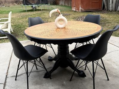 Beautiful And Elegant Dining SET