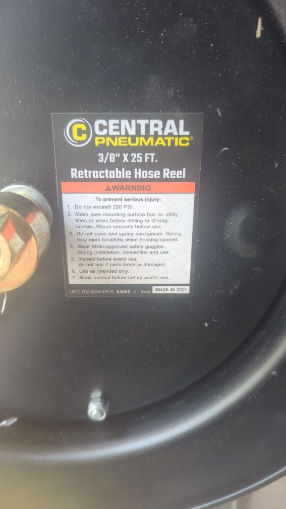 Central Pneumatic 3/8" x 25 FT. Retractable Air Hose Reel