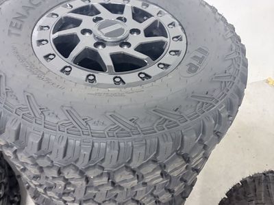 Set If 4 Can AM Maverick R Wheels And Tires