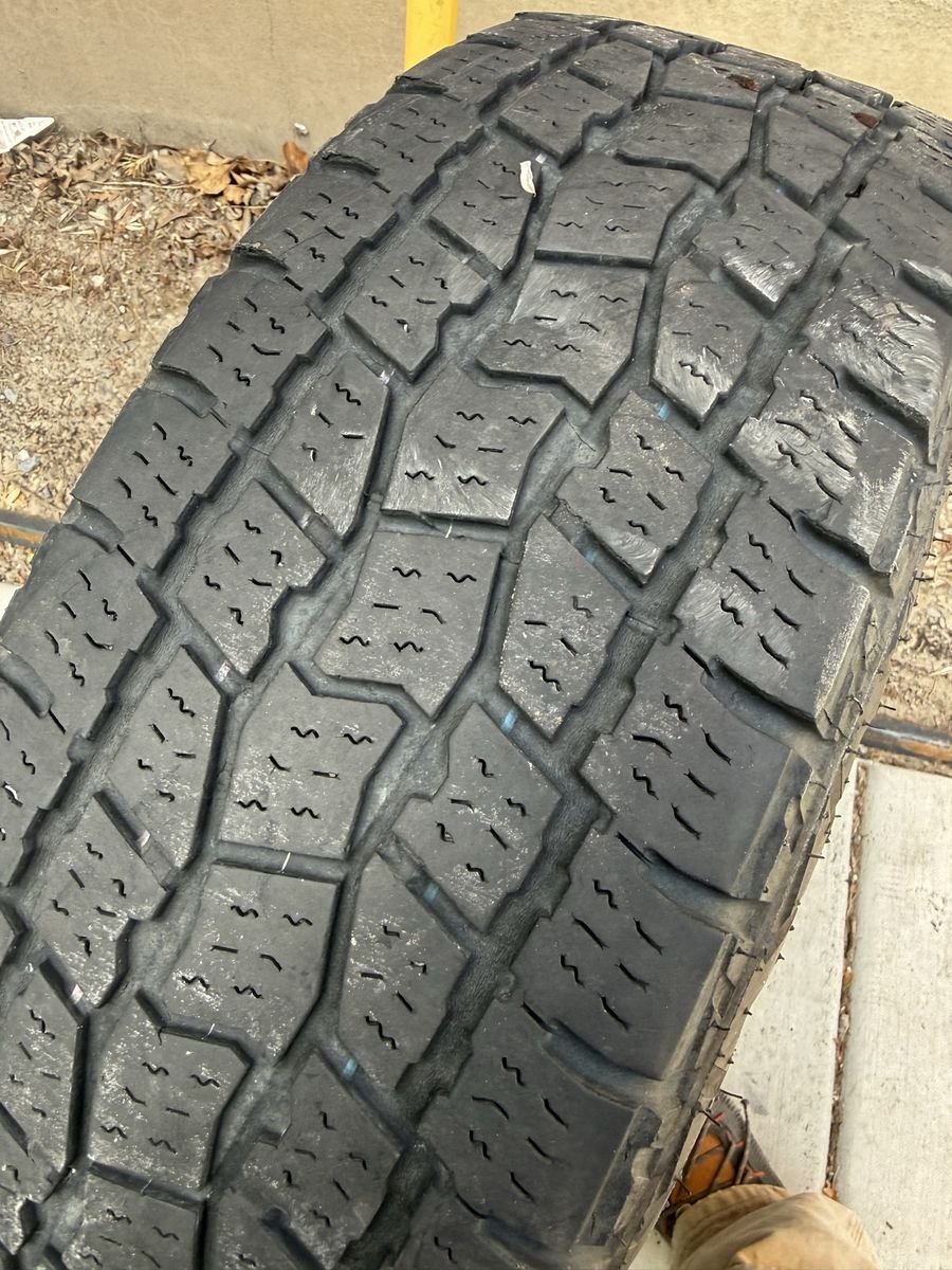 Big O Bigfoot AT2 225/75R16