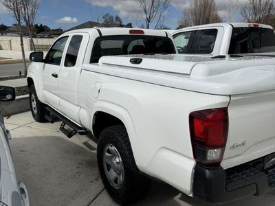 Toyota Tacoma Fiberglass Tonneau Cover