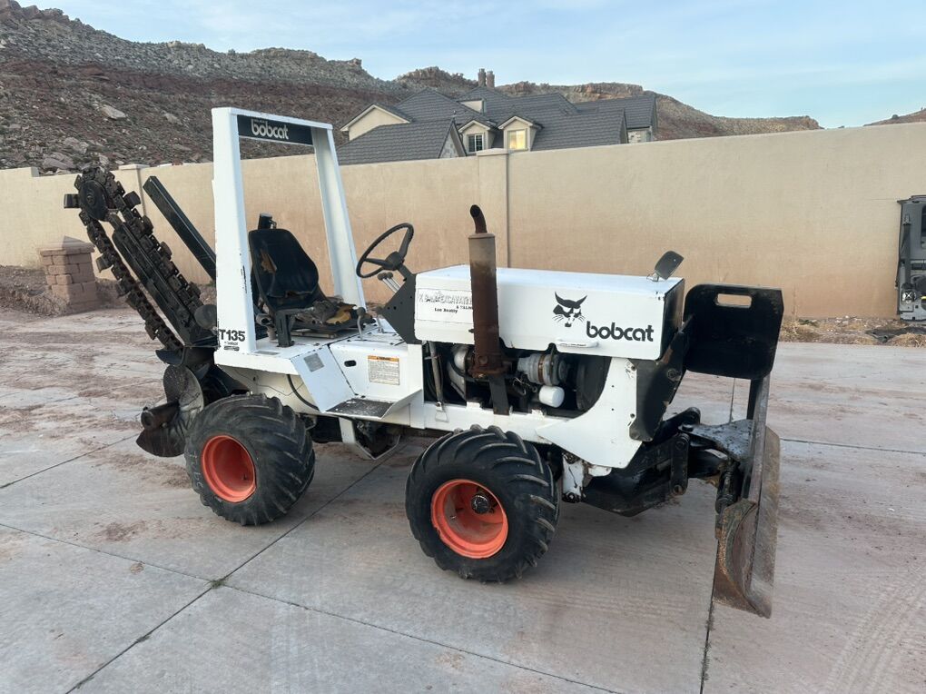 1992 Bobcat T135 Trencher