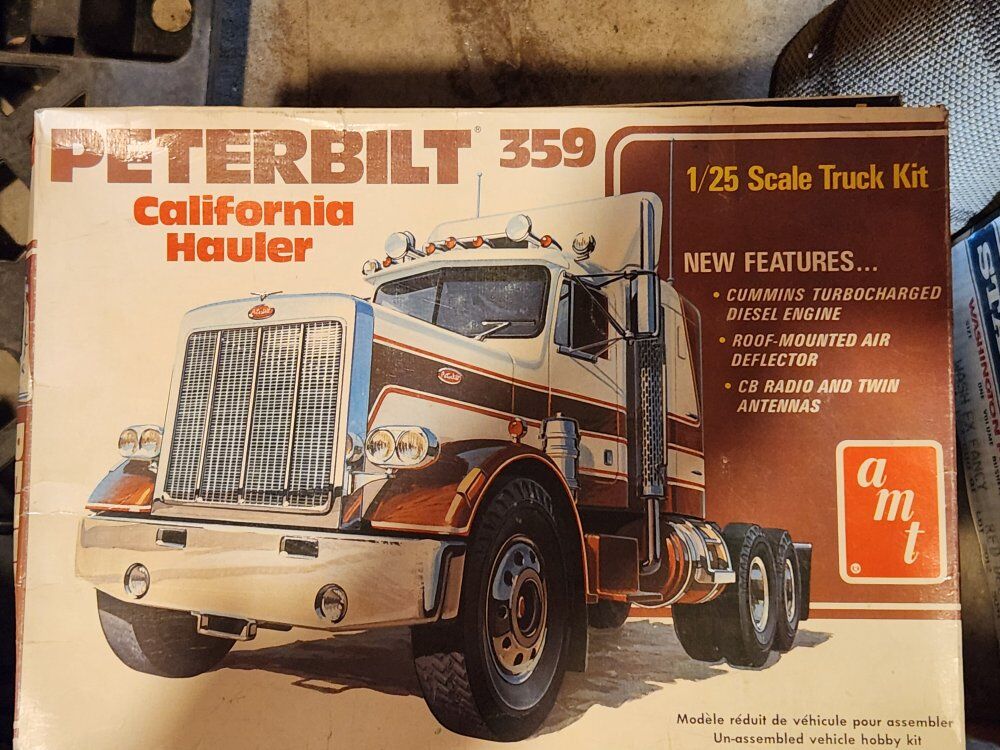AMT Peterbuilt 359 1/25 scale