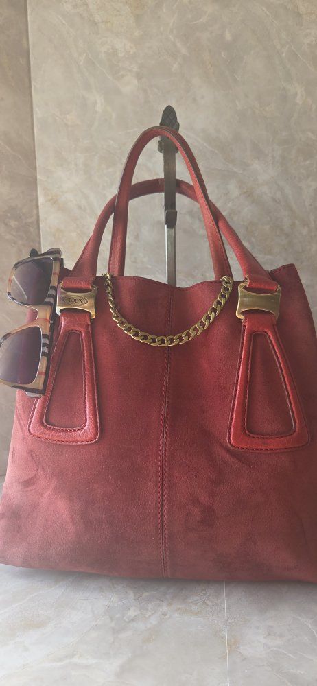 TOD'S Red Suede Tote Bag with Gold Chain Detail - Stylish Handbag for Women