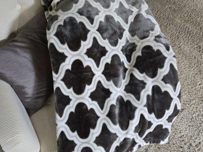 Gray and White Geometric Pattern Plush Throw Blanket