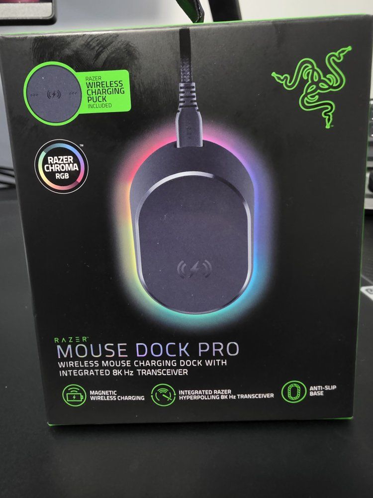 Razer Mouse Dock Pro: Wireless Mouse Charging Dock with 8K Hz Transceiver & Chroma RGB *no puck*